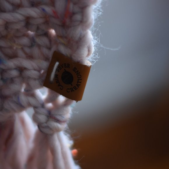 Pink cozy buttercream handcrafted crocheted scarf - Picture 4 of 7